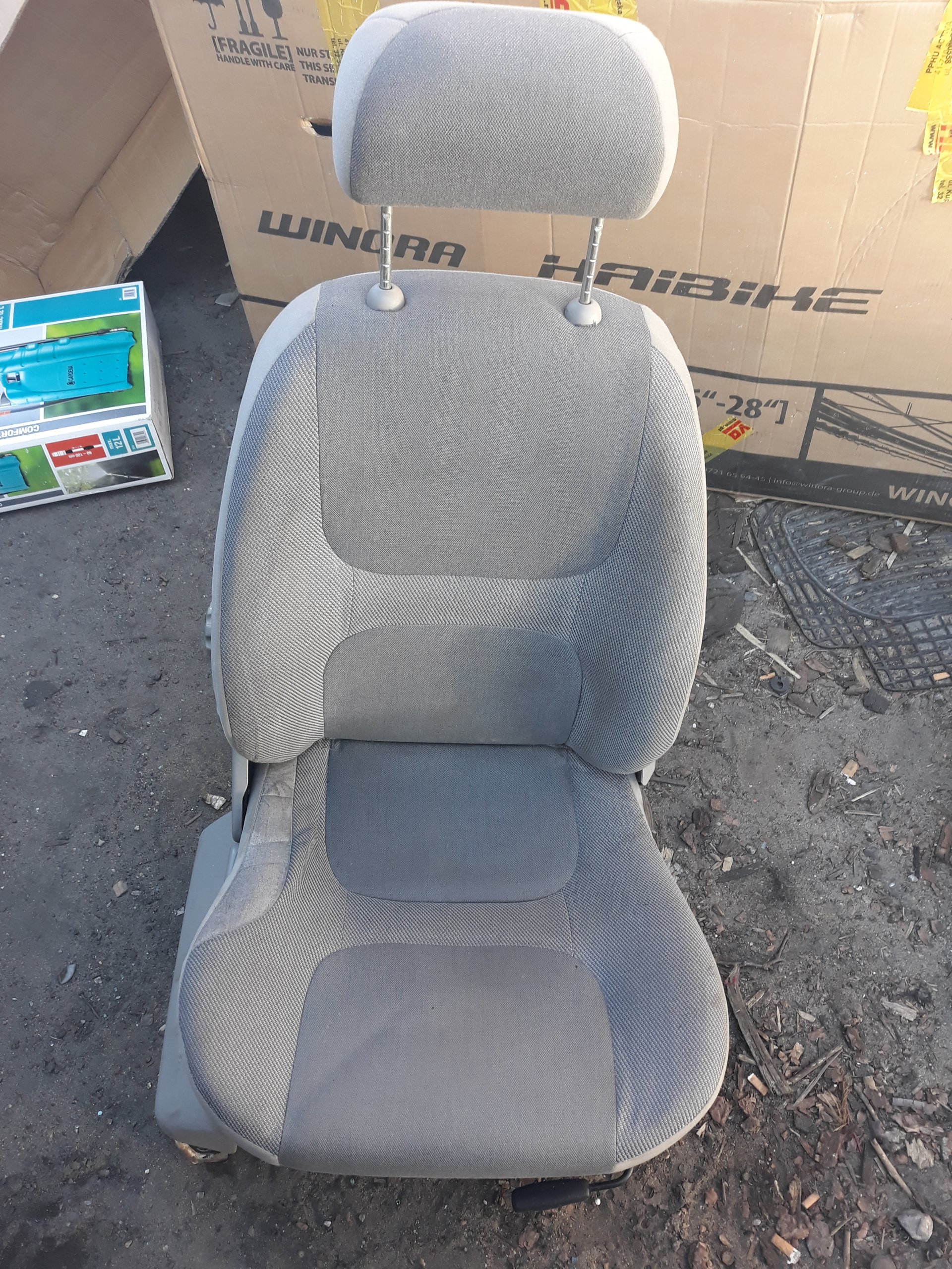 Ленд ровер FREELANDER 2.0 Td4 СТІЛЕЦЬ ПРАВИЙ ПЕРЕД