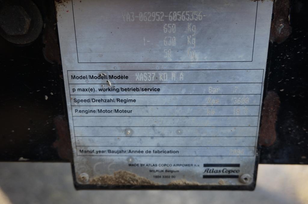 PRZEWOŹNY KOMPRESOR ATLAS COPCO XAS37 + PIASKARKA Pojemność 106 l