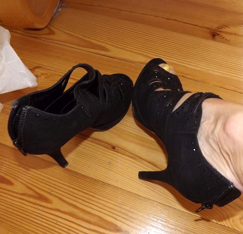 IMPREZOWE BARDZO ELEGANCKIE BUTY ZAMSZ 38 Marka Deichmann