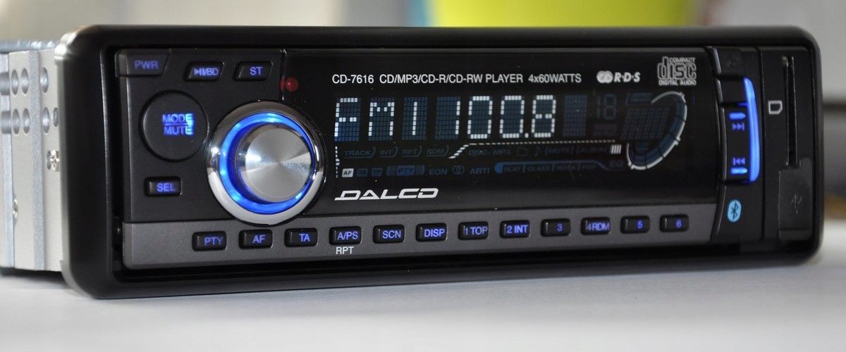 Автомобильный радиоприемник CD MP3 USB SD BLUETOOTH 4 x 60w Product Depth 16.5 cm