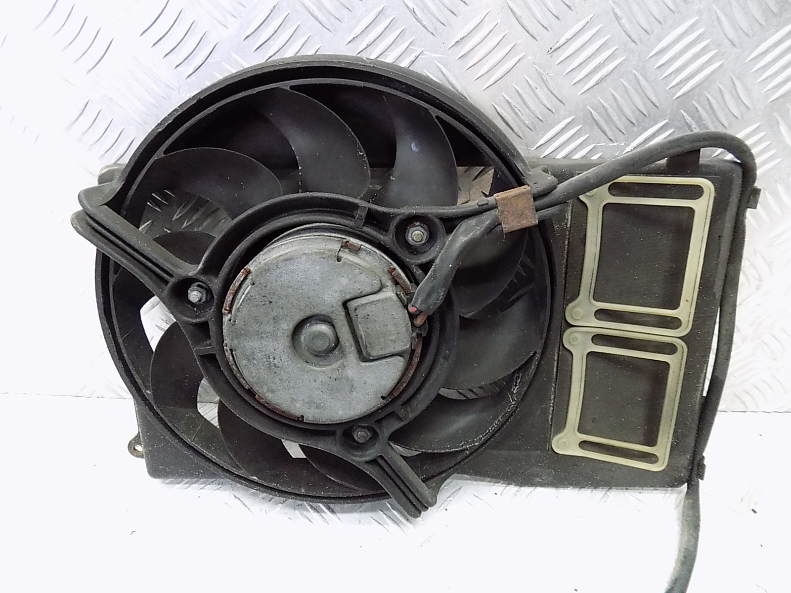 WENTYLATOR CHŁODNICY - AUDI S4 100 C4 2.2 TURBO