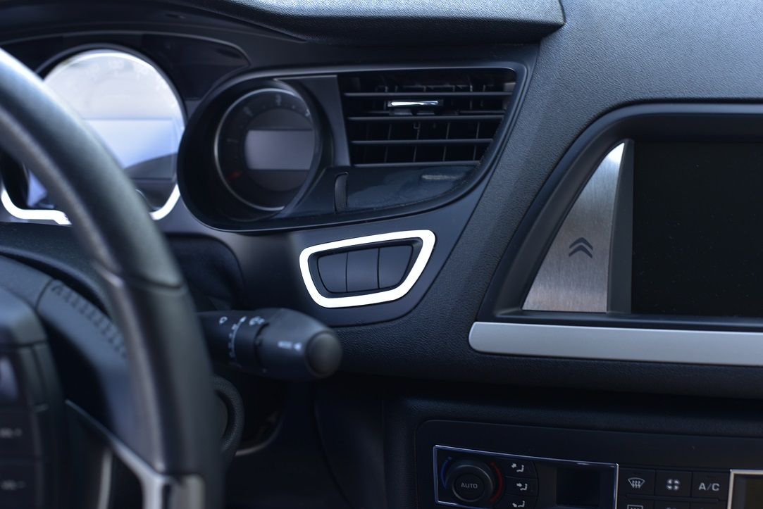  чи є CITROEN C5 III ексклюзивним ТУРЕРОМ CROSSTOURER SELF Producent inny 