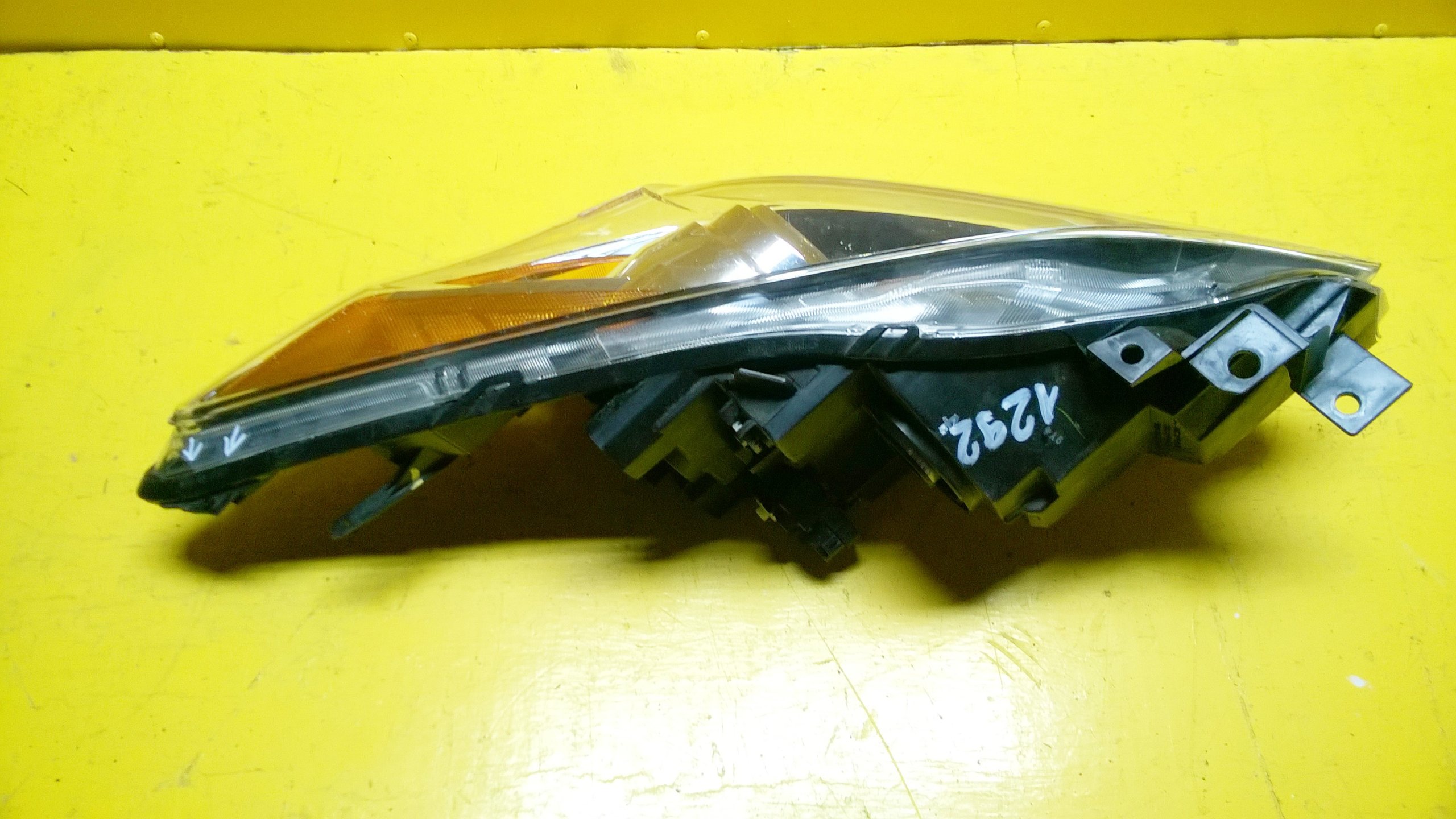 MAZDA 3 MAZDA3 HB 2008 2013 REFLEKTOR LAMPA LEWA EAN (GTIN) 5056227201206