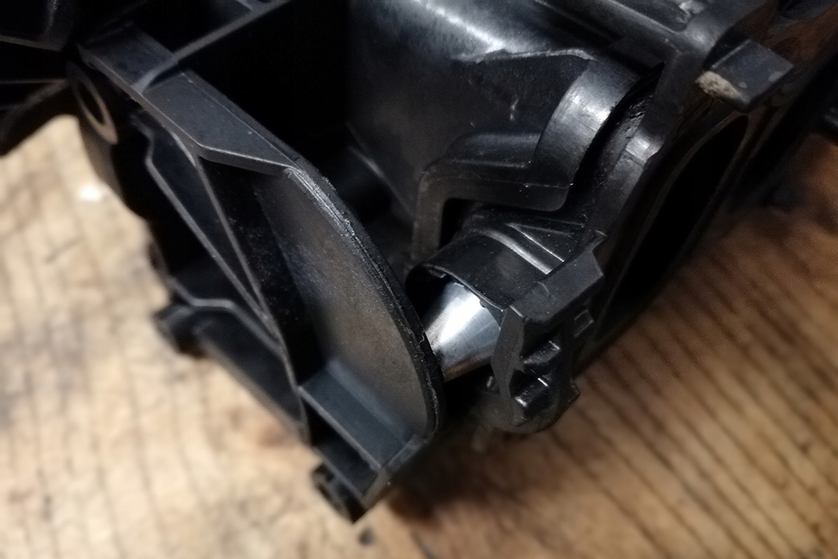 352 Zaślepka klap kolektora ssącego BMW 2.0 N47N Producent części ADITECH