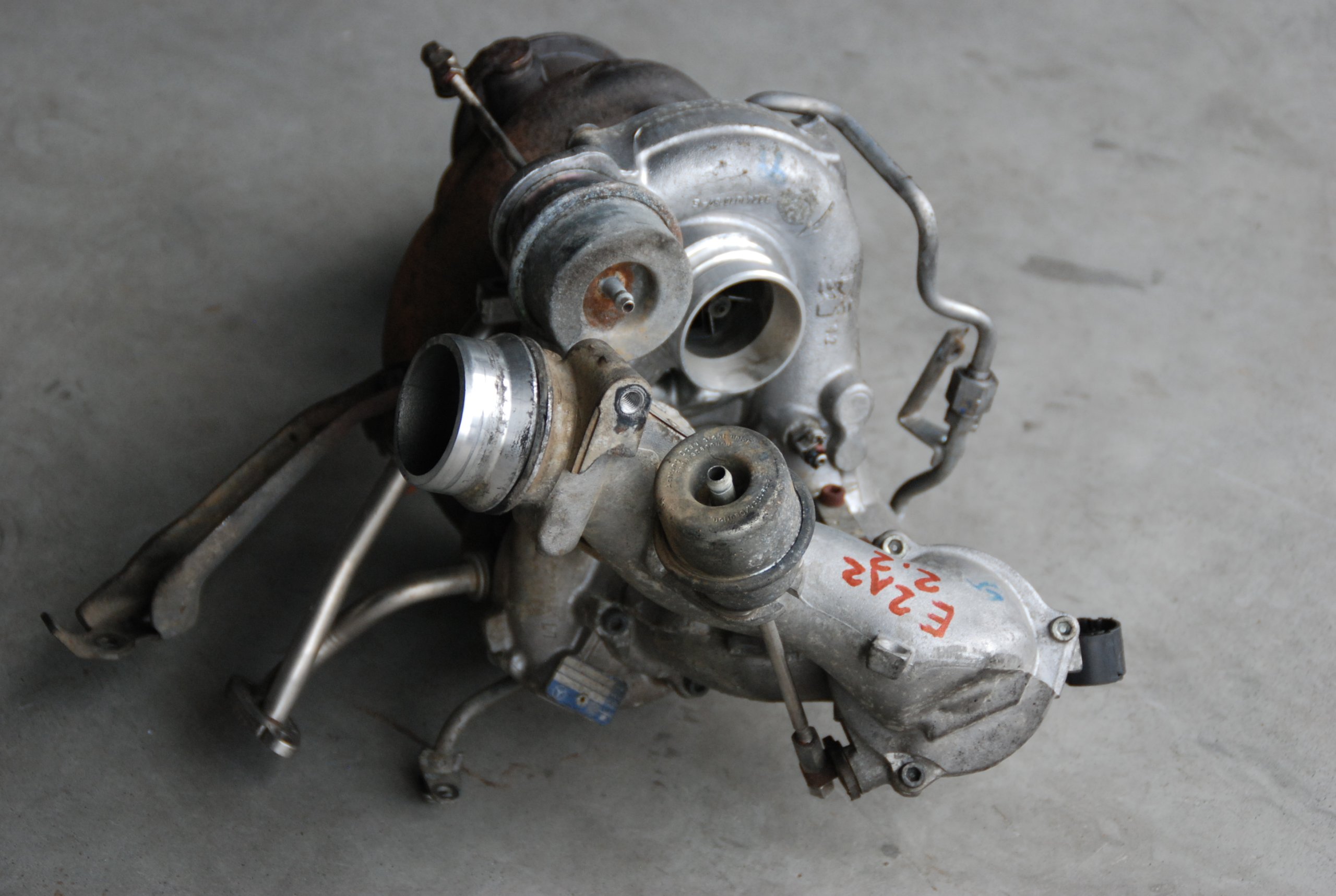 MERCEDES W212 E-KLASA BITURBO TURBINA A6510904080 Producent części Mercedes-Benz OE