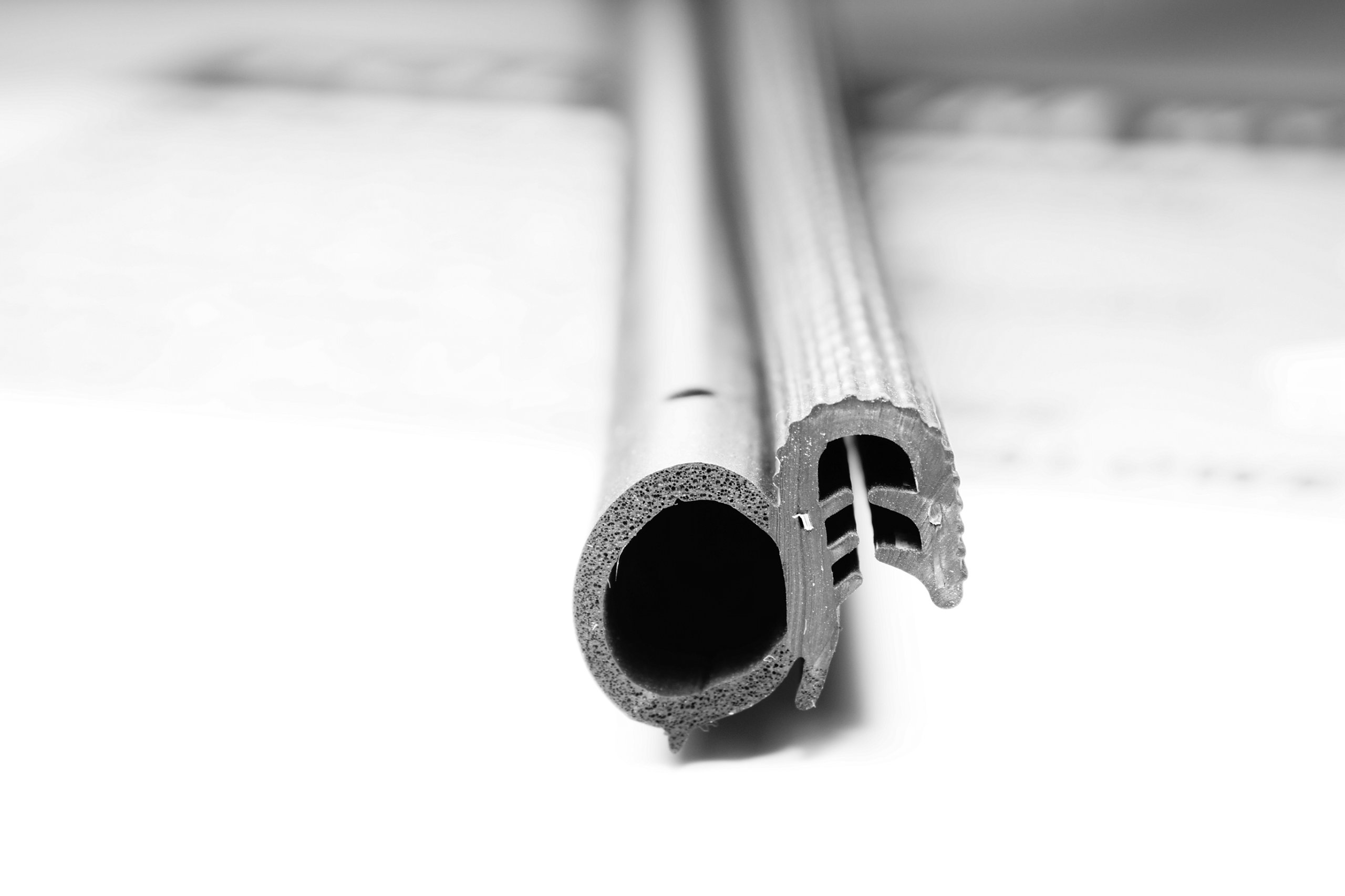 USZCZELKA GUMOWA ZBROJONA UNIWERSALNA DRZWI Numer katalogowy części B348