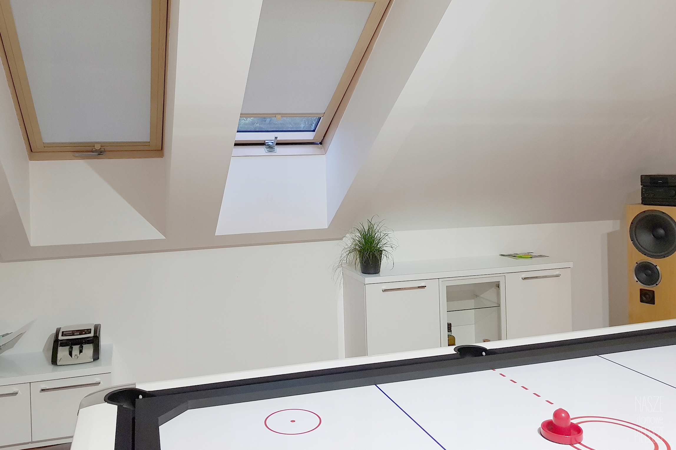 Шторки на мансардные окна Velux