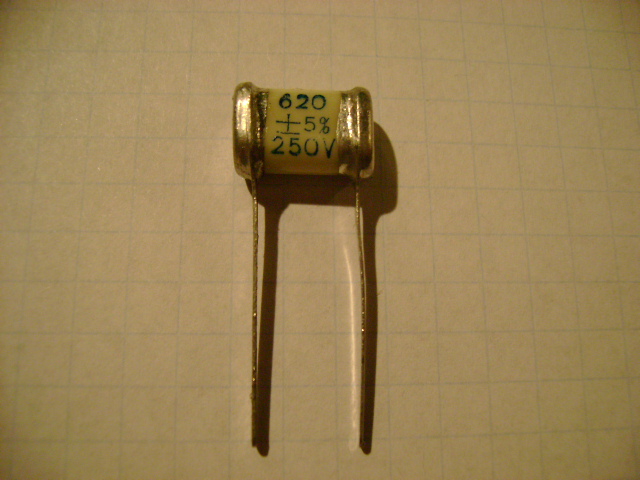 

Kondensator 620pF/250V Mikowy SG-2 Silver Mica