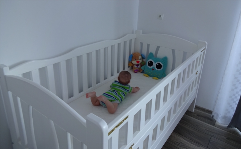 ŁÓŻECZKO DLA DZIECKA POMAGAJĄCE W REHABILITACJI Długość 160 cm