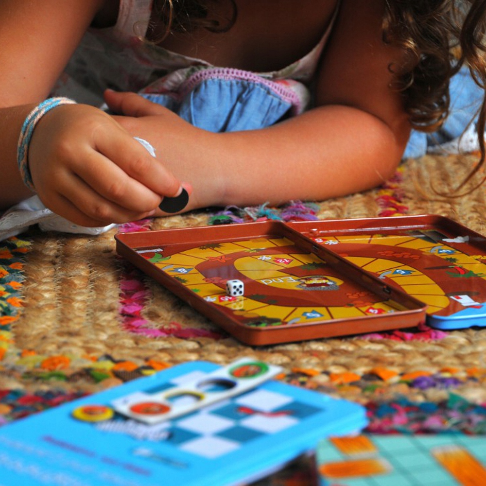 PODRÓŻNA GRA PLANSZOWA MAGNETYCZNA The Purple Cow Magiczne Słowa 7+ Wysokość produktu 18 cm