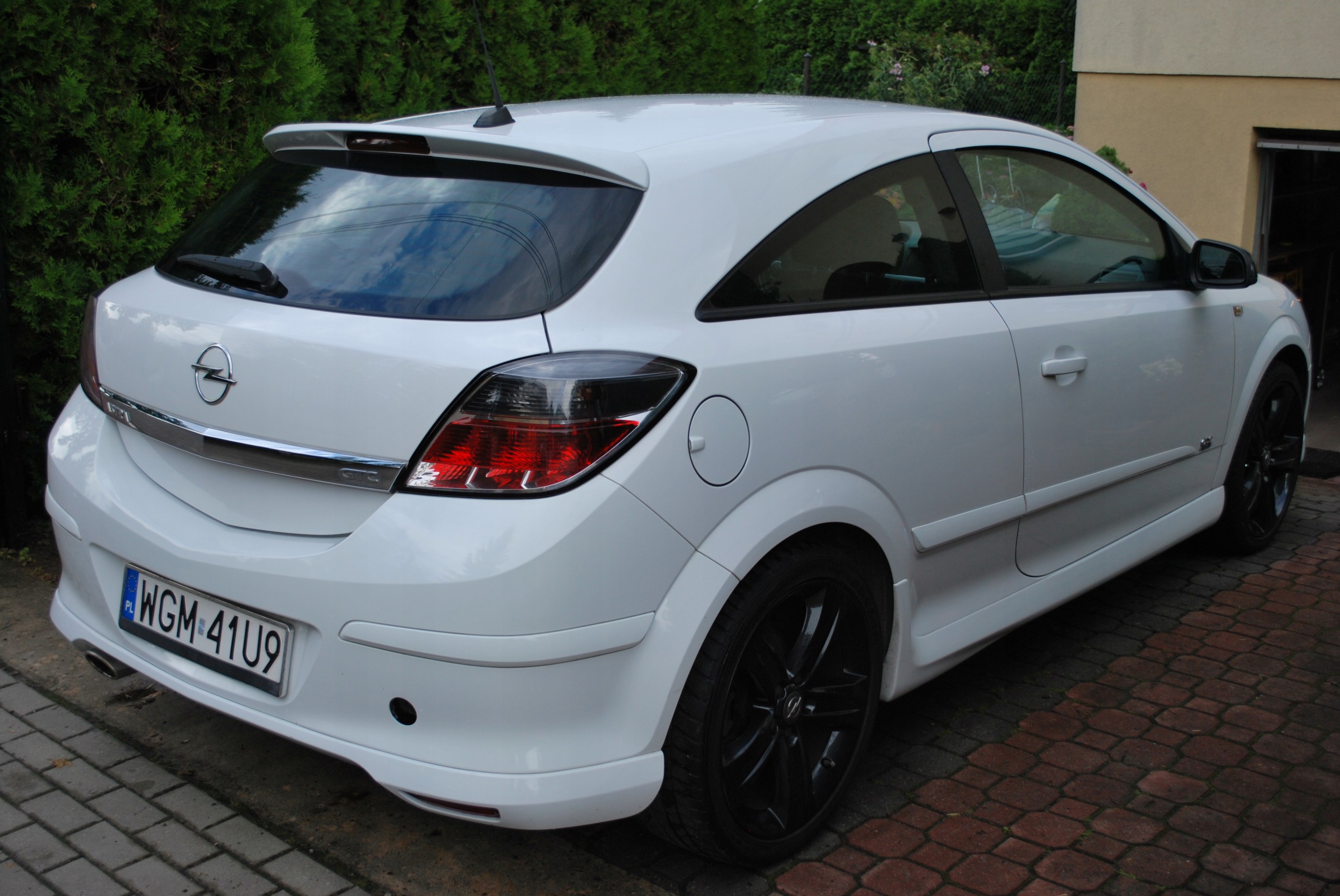 Opel astra gtc stance