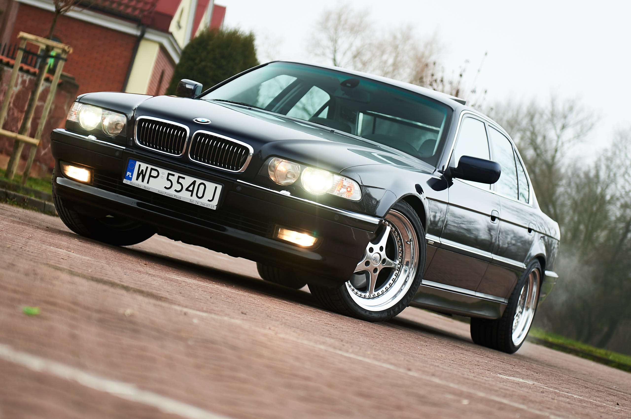 BMW 7 e38 черная