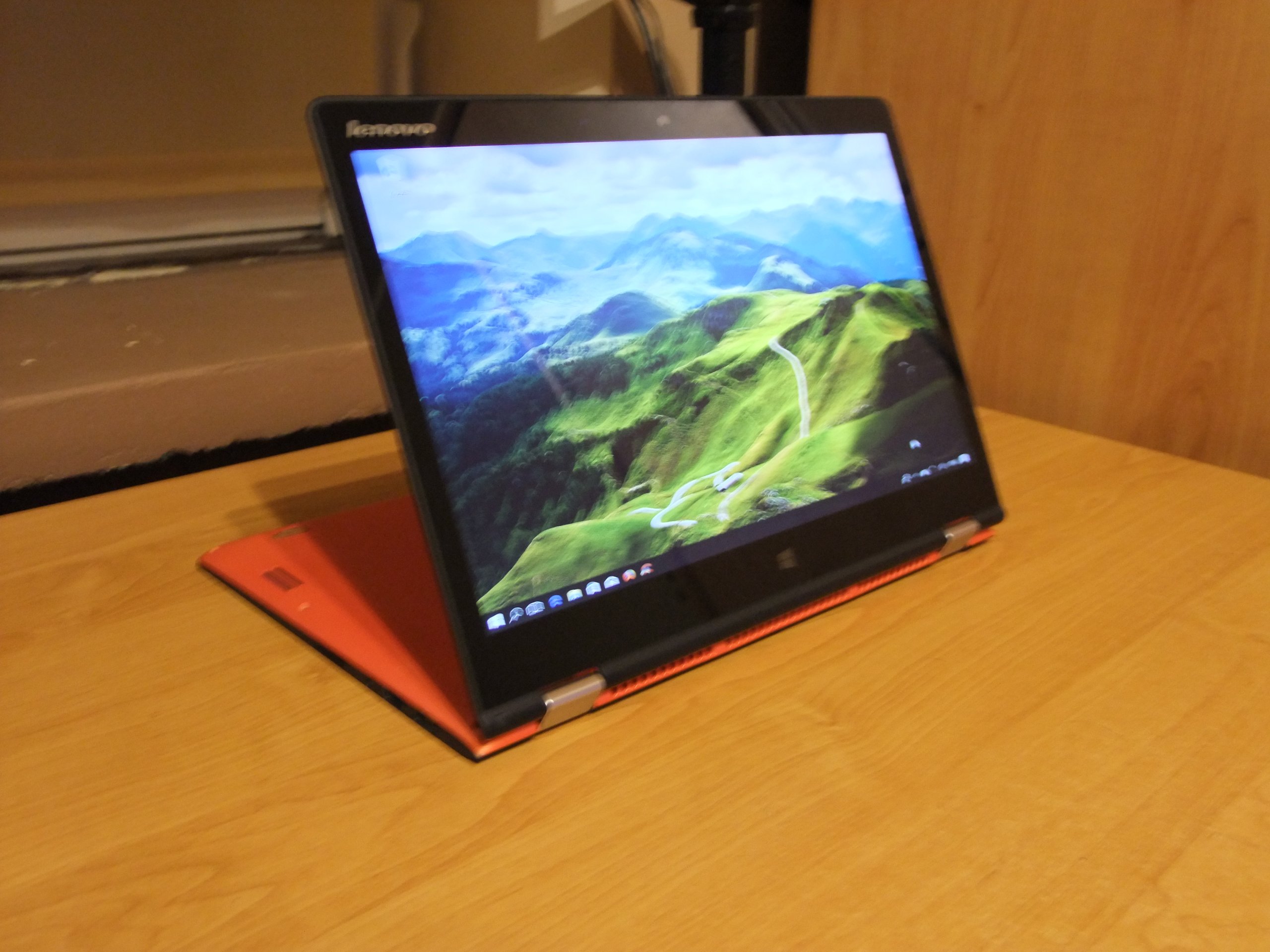 Lenovo yoga 3 14 не включается