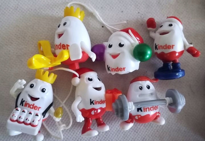 2kg Figurki Kinder Niespodzianka Jajko Minionki