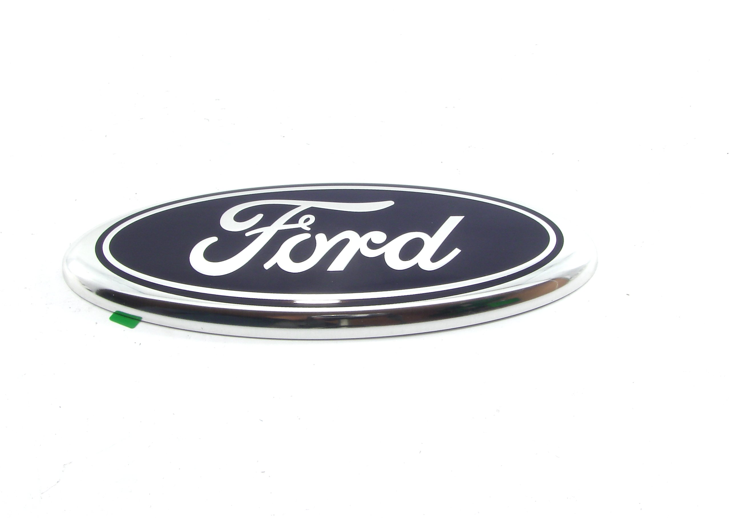Логотип на крышке. Эмблема на багажник Форд фокус 3 универсал. Значок Форд фокус 3. Форд фокус 3 эмблема крышки багажника. Значок на багажник Форд фокус 3.