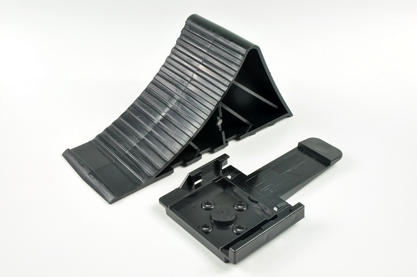 KLIN POD KOŁA PLASTIKOWY Z MOCOWANIEM UCHWYTEM Numer katalogowy części klinplastik