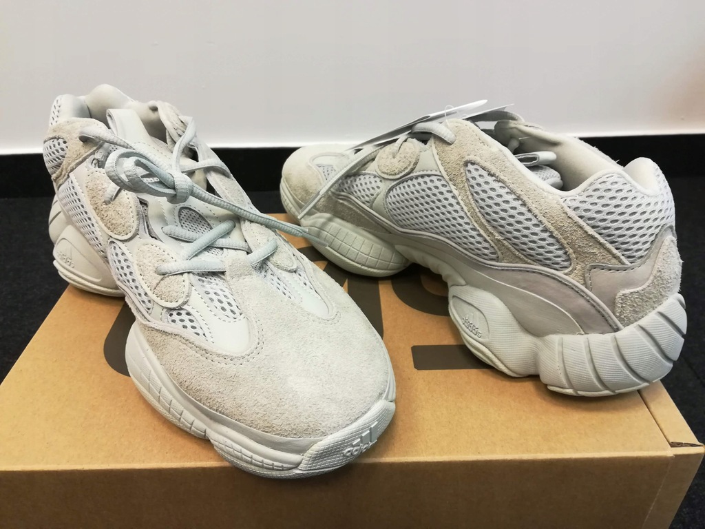 kanye west yeezy boost 700