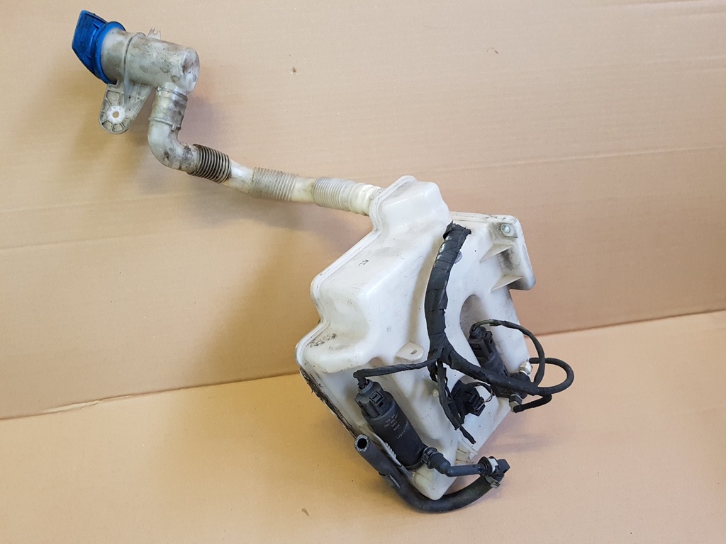 ZBIORNICZEK SPRYSKIWACZY AUDI A3 8P XENON -WYSYŁKA