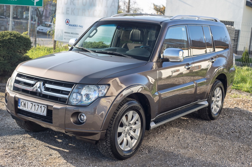 Mitsubishi Pajero 3.2 DID V80 7 osobowy 200KM