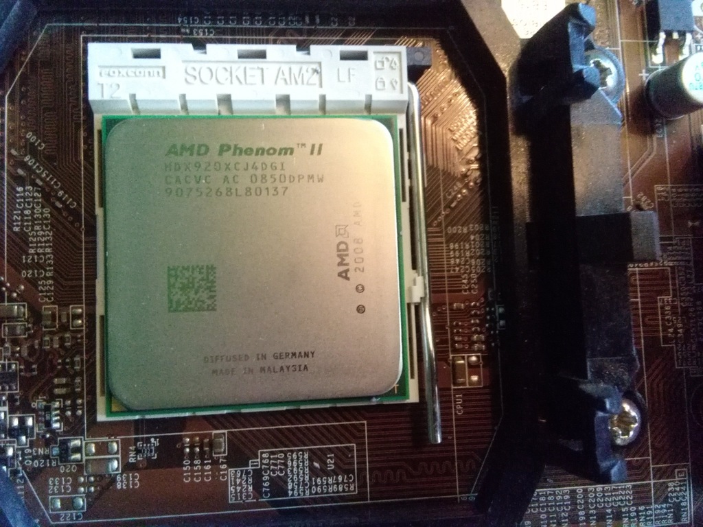 AMD PHENOM II X4 920 4x2.8GHz + MSI KA780G