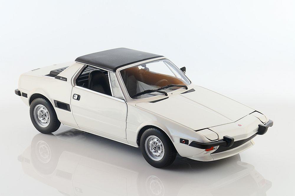 FIAT X1/9 (white) 1974 1/18 MINICHAMPS 100121665