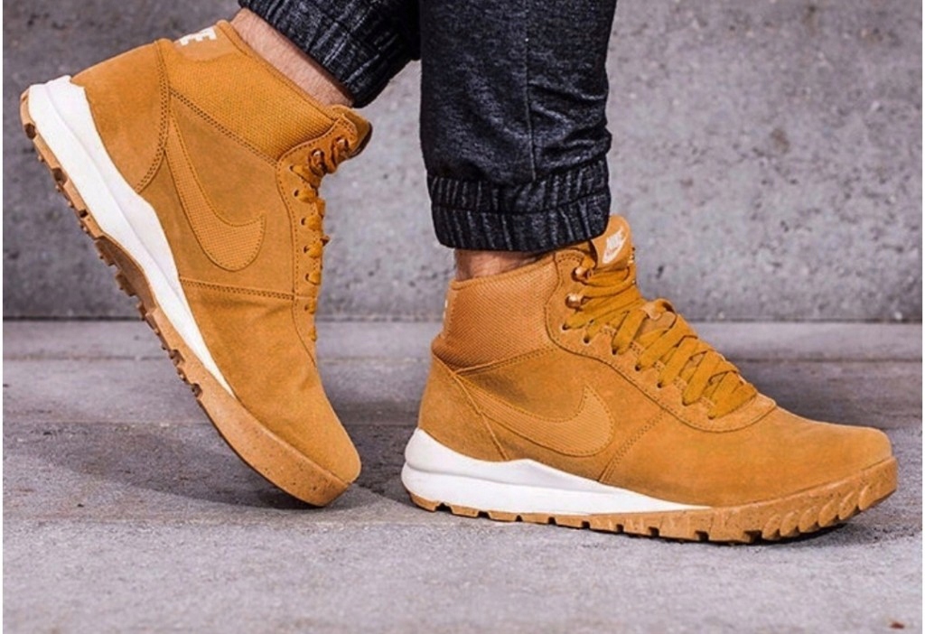 nike hoodland suede haystack