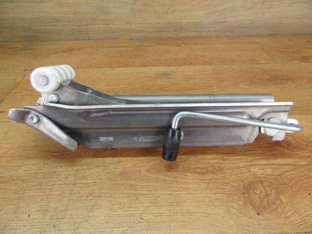 LEWAREK PODNOŚNIK 4F0011031 AUDI A6 C6 4F0 06r