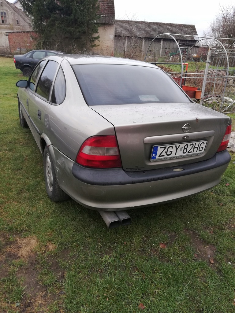 Sprzedam Opel Vectra B Sedan 1995 1.6 Benzyna - 7745257130 - Oficjalne ...