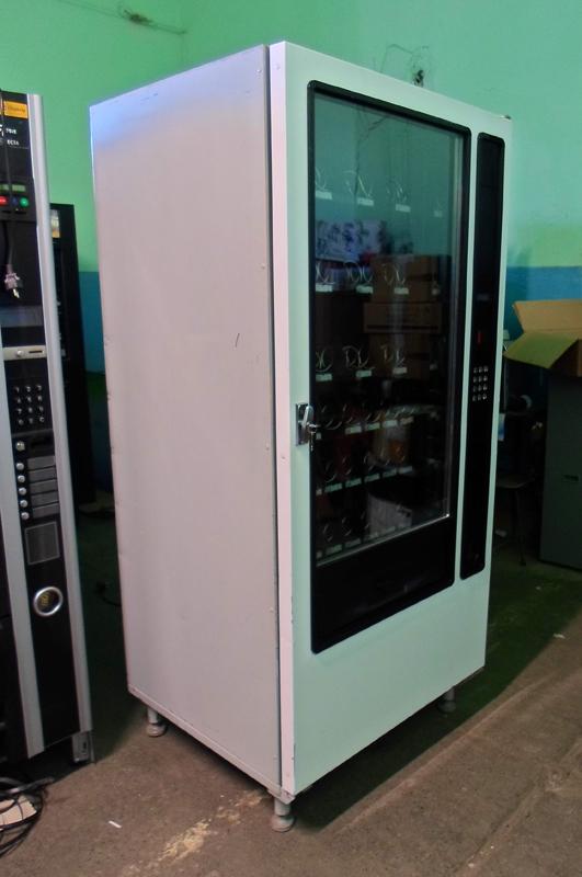 Necta Spring 850, automat vending - RADOM