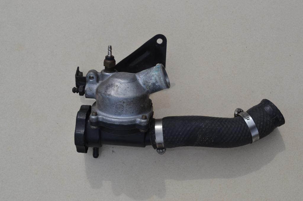 TERMOSTAT KAWASAKI ZZR600 ZZR 600 91ROK