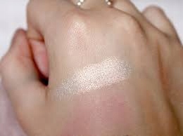 MAC pigment VANILLA nowy cień rozświetlenie