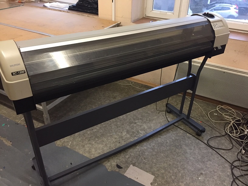 PLOTER TNĄCY MUTOH SC-1300