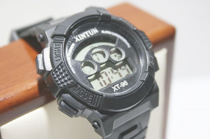 ZEGAREK CYFROWY XINTUN XT-96