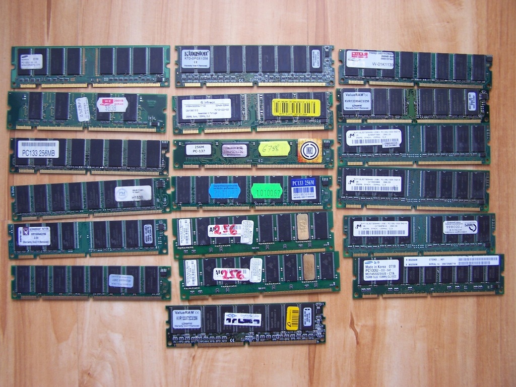 pamięci SDRAM PC133 256MB