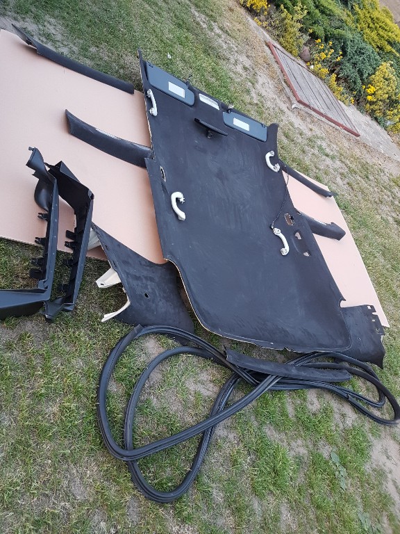 czarna kompletna podsufitka golf 4  3d