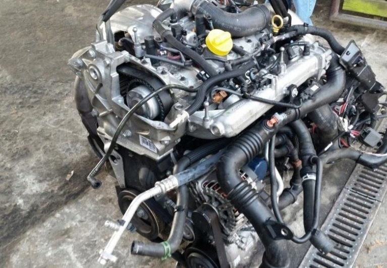 SILNIK KOMPLETNY F4R 265KM RENAULT MEGANE III RS