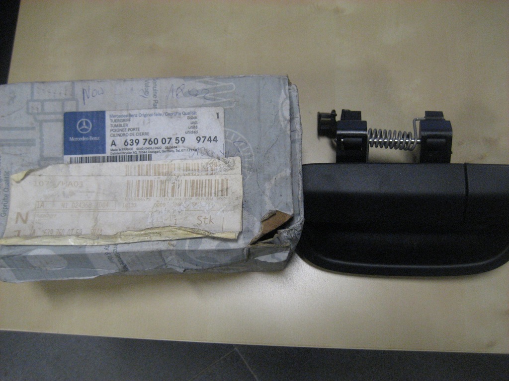 MERCEDES KLAMKA TYLNA KLAPA VITO 639 A 6397600759