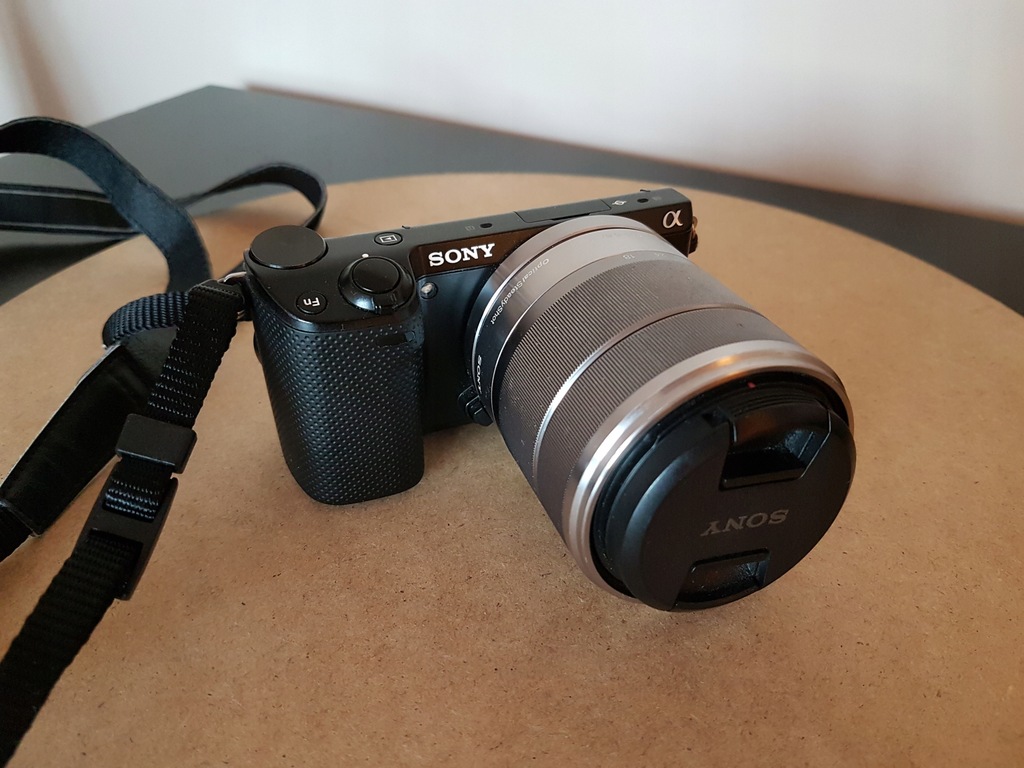 Aparat Sony NEX-5R + obiektyw 18-55 mm
