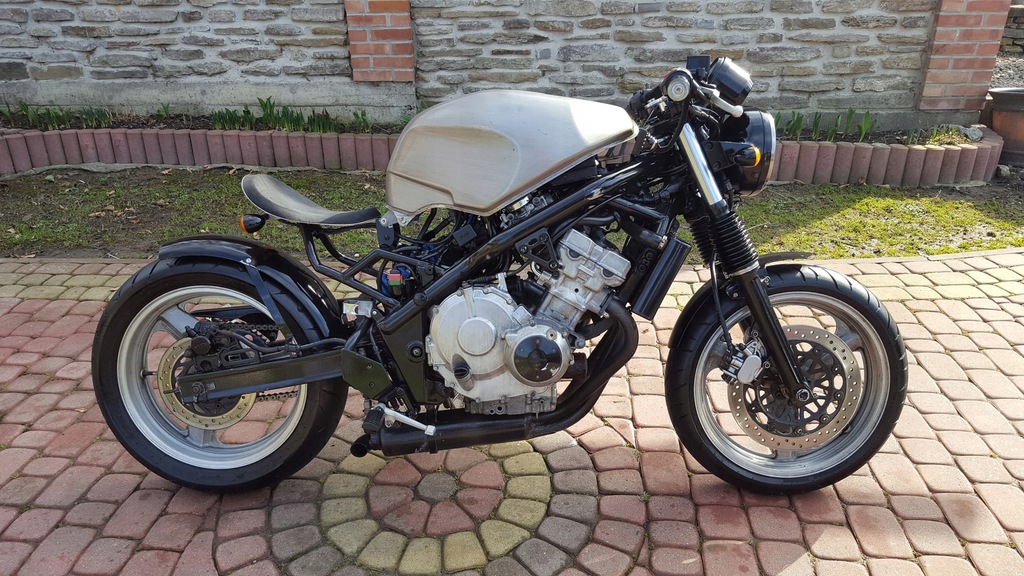 Cafe racer Honda CB-1