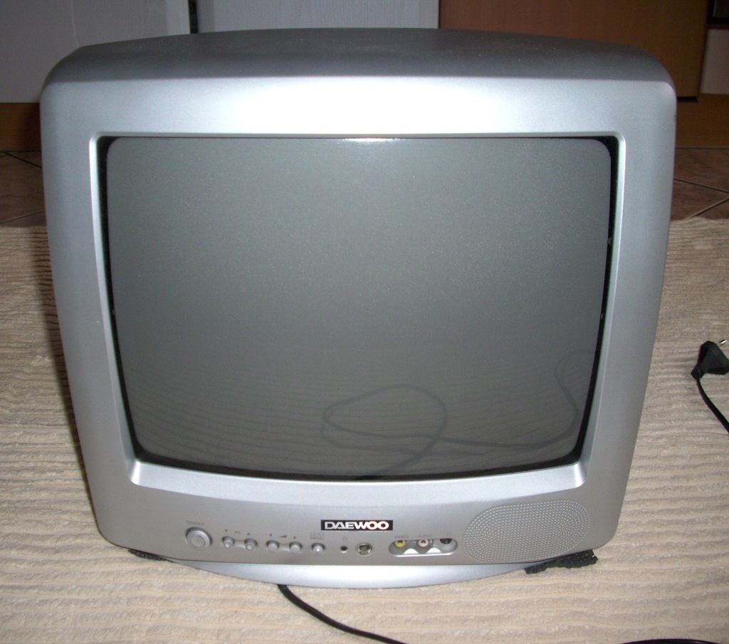 Stary telewizor Daewoo 14"  zestaw z uchwytem