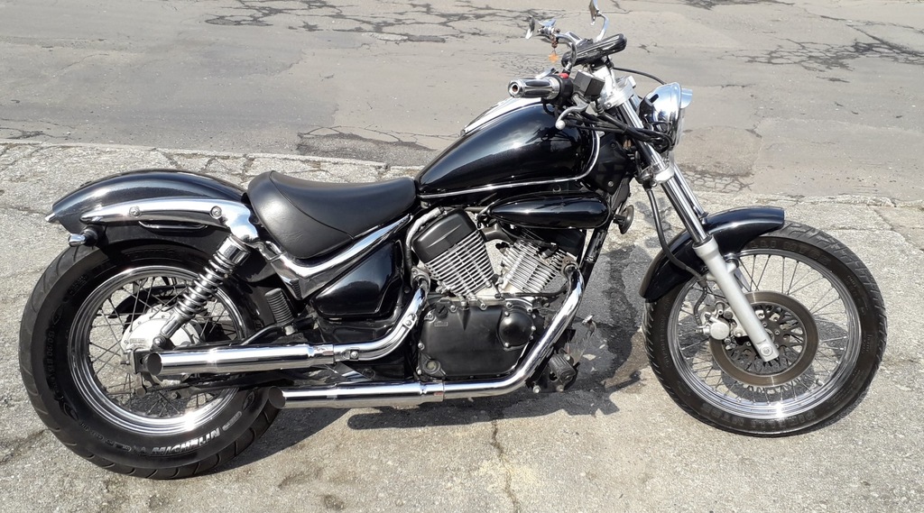 Suzuki Intruder Black Custom 125 na kat. B