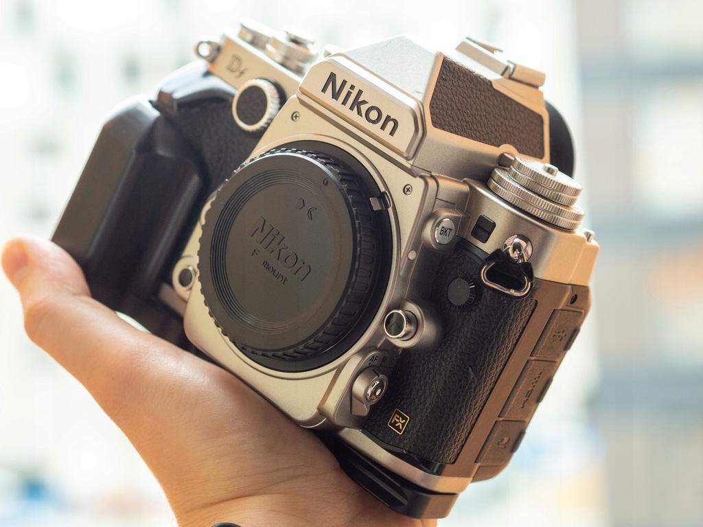 #Srebrny Nikon Df z matrycą z D4 + grip raty 0%