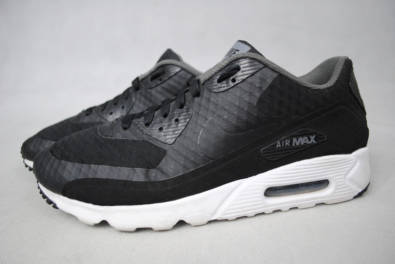 air max ultra essential