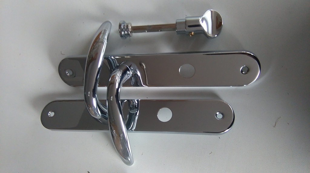 Klamka drzwiowa z długim szyldem,klucz,72 mm