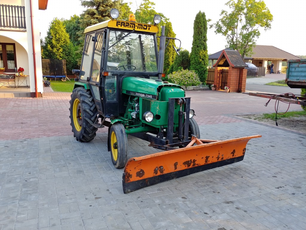 Ciągnik rolniczy ogrodniczy pług Farm-Mot 250D