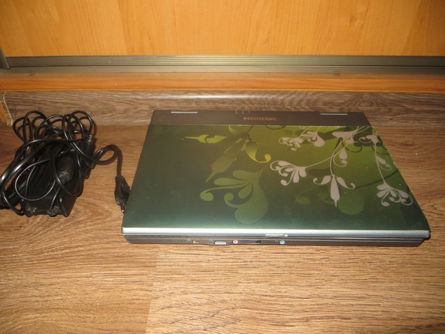 Laptop Medion MAM2150