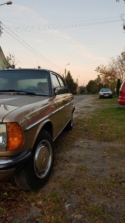 Mercedes W123 230E 1984r
