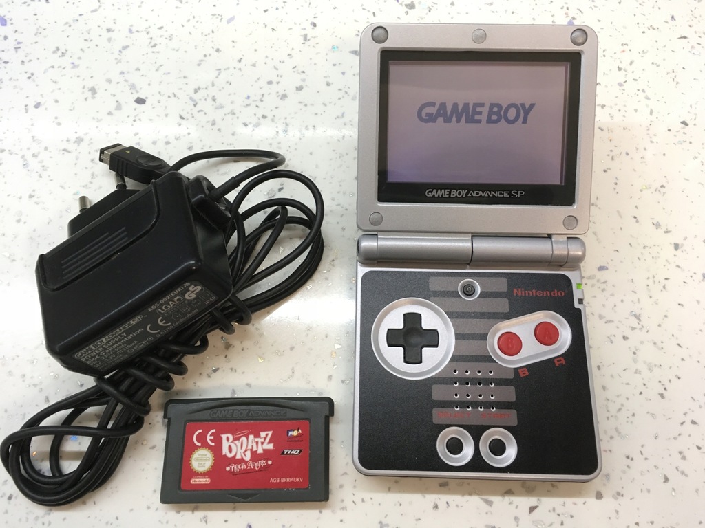 Nintendo Game Boy Advance SP - NES Gameboy - GBA