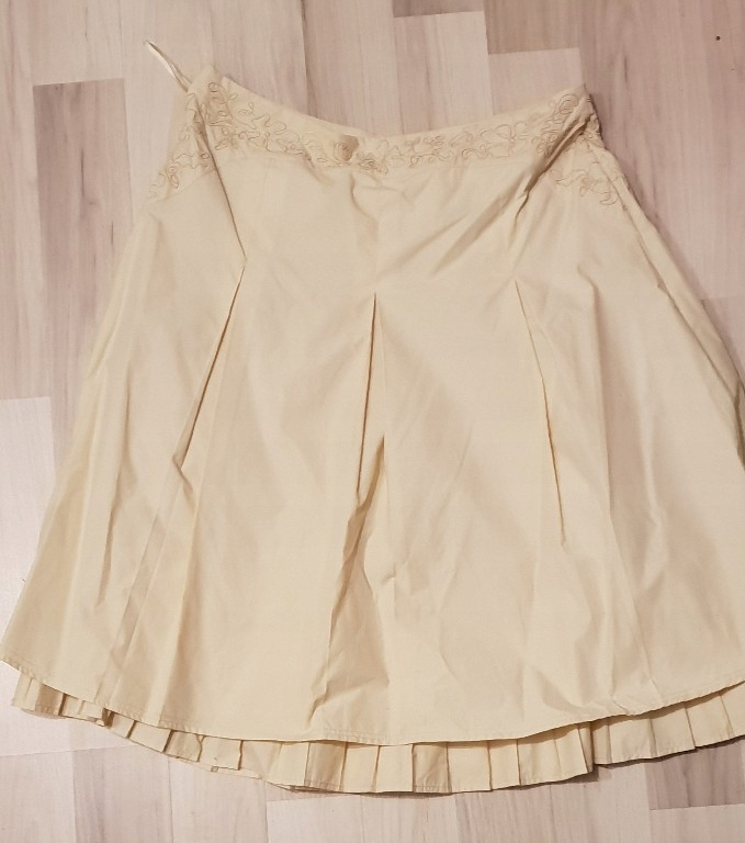 Elegancka spódnica ecru firmy Monnari