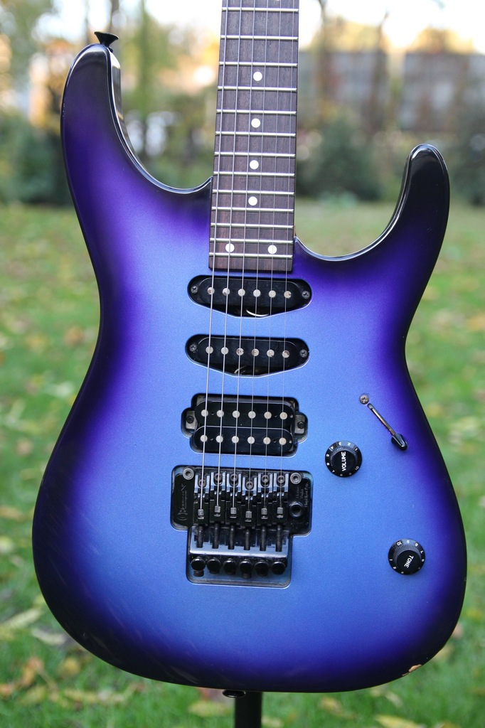 ギター Charvel CDS-045 CHARVEL - 激レア Charvel CDS-045 / Pearl Medium Redの通販 by